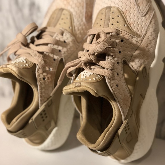 Nike | Shoes | Nike Air Huarache Run Brand New | Poshmark